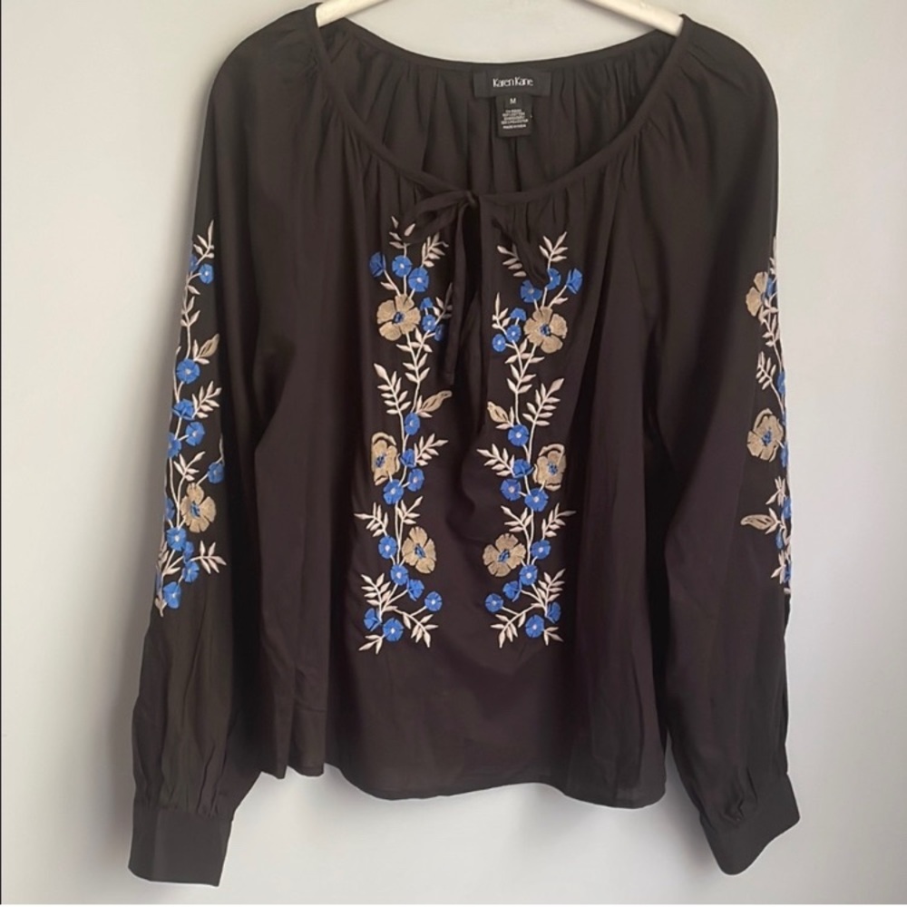 Karen Kane Black Peasant Blouse Floral
Embroidered Tie Front Size Medium